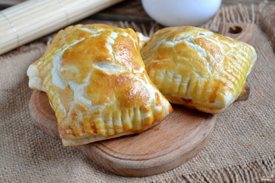 Рецепт слоек с вишней из слоеного теста