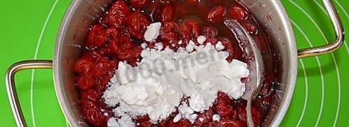 слойки с вишней. Шаг 3