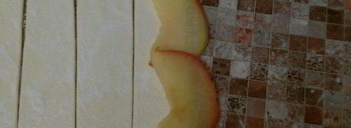 слойки с яблоками розочки. Шаг 4