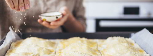 слойки с яйцом и зеленью. Шаг 13