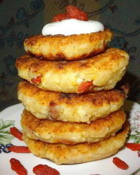 Сырники по-восточному с ягодами годжи и корицей