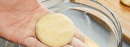 сырники с кукурузной мукой и вареньем. Шаг 5