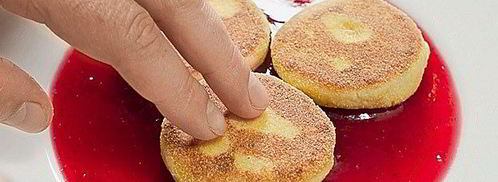 сырники с кукурузной мукой и вареньем. Шаг 8