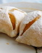 Слоеное тесто с яблоками