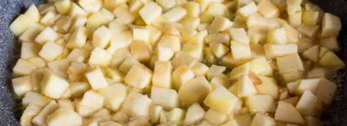 йогуртовый торт с яблоками и карамелью. Шаг 25