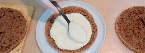 торт черный принц со сметанным кремом и сливками. Шаг 5