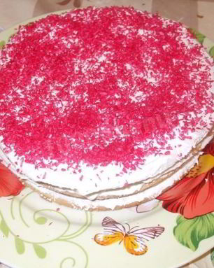 Торт с масляным кремом с кокосовой стружкой