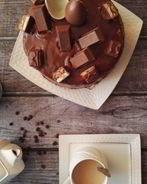 Торт Сникерс с карамелью