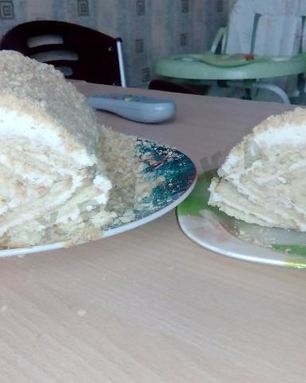 Торт творожный домик из печенья с бананом