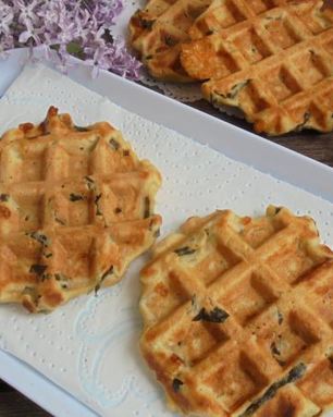 Амарантовые вафли с морской капустой