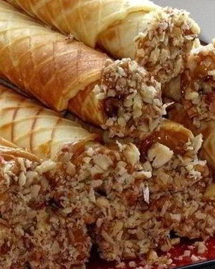 Домашние вафли с начинкой из сгущенки