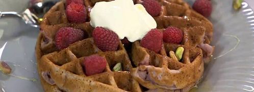 малиновые вафли с фисташками и медом. Шаг 9