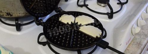 вафли мягкие на газу в вафельнице. Шаг 7