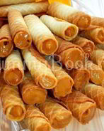 Вафли с вареной сгущенкой