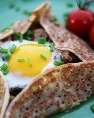 Яйцо в блинном конвертике