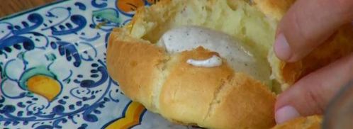 профитроли с ванильным кремом и мороженым. Шаг 10