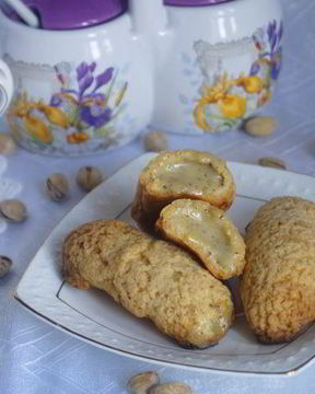 Эклеры с фисташковым кремом