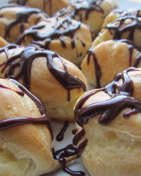 Эклеры с заварным кремом из пломбира