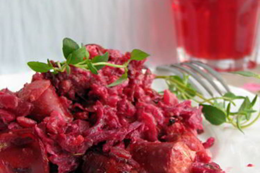 Рецепт перлова-свекольной запеканка с колбасками гриль