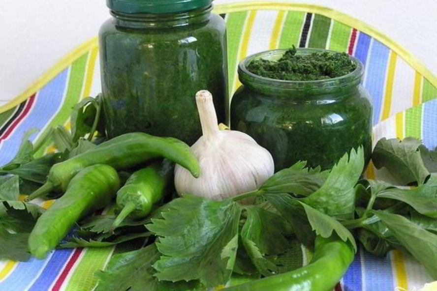 Рецепт аджики из петрушки на зиму