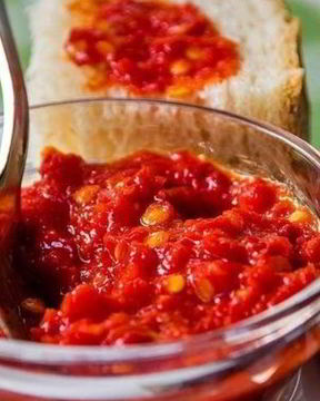 Аджика из помидоров и чеснока, без перца