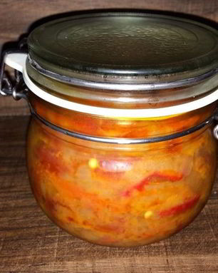 Аджика из помидоров и лука на зиму