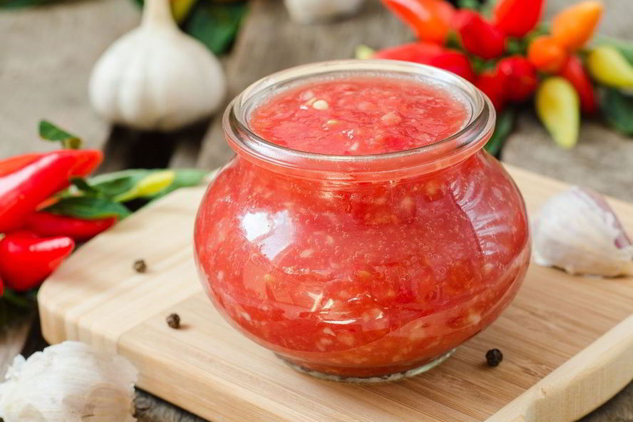 Рецепт аджики из свежих помидоров