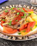 Обжаренные свиные ребрышки с аджикой и овощами Al Dente