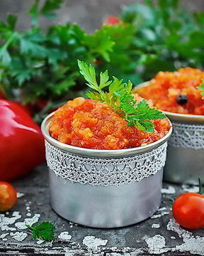 Овощная аджика с перцем и кабачками