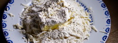 соленые сырники с аджикой. Шаг 5