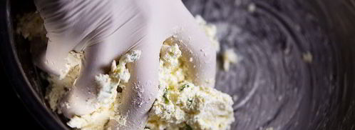 соленые сырники с аджикой. Шаг 8