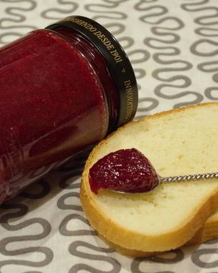 Джем из кизила