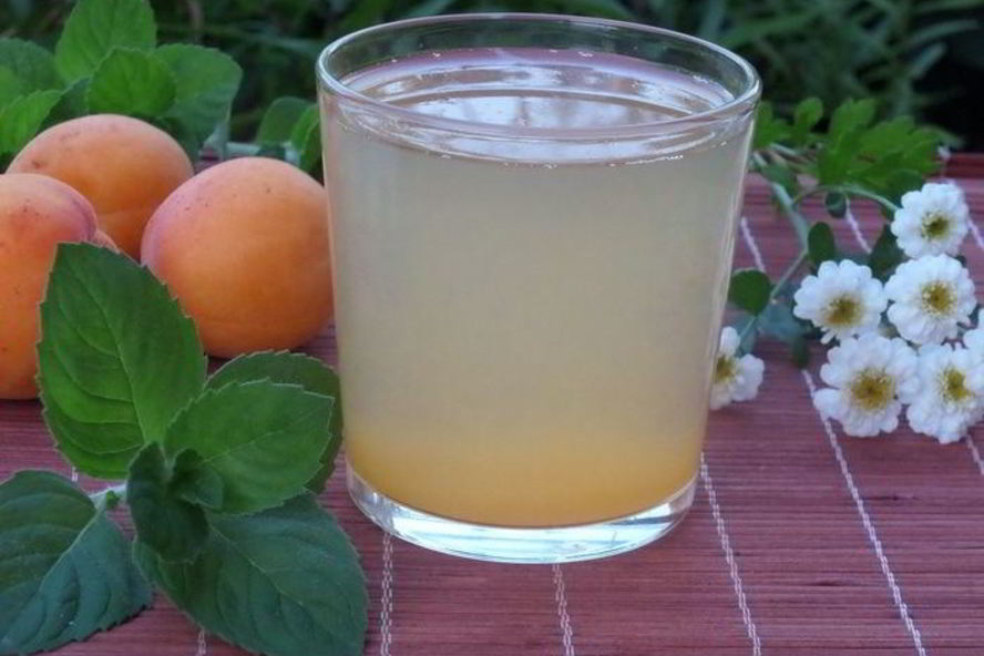 Рецепт абрикосового компота с лимонным соком