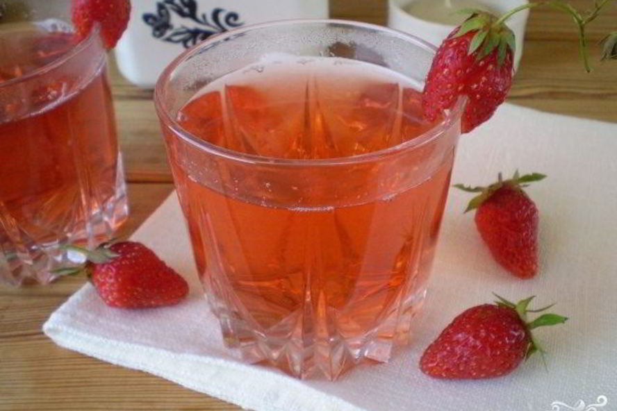 Рецепт клубничного компота