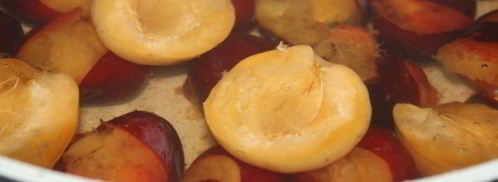 компот из алычи, абрикос и летних ягод. Шаг 3