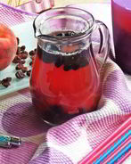 Компот из ревеня, черноплодки и изюма