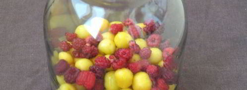 компот с абрикосами, малиной и алычой на зиму. Шаг 3