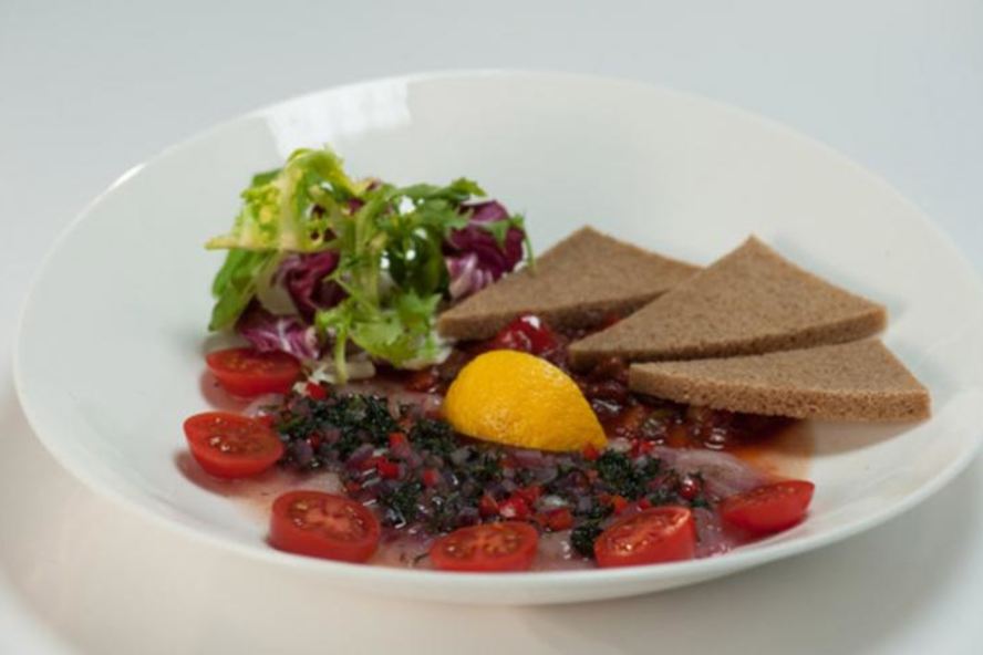 Рецепт пятиминутки из белого амура с лечо