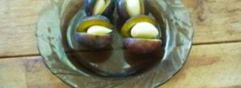 маринованные сливы с чесноком. Шаг 3