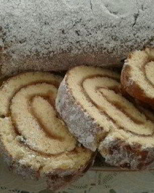 Рулет с яблочным повидлом