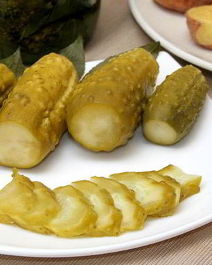 Малосольные огурцы горячего засола