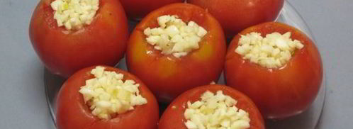 малосольные помидоры с чесноком. Шаг 4