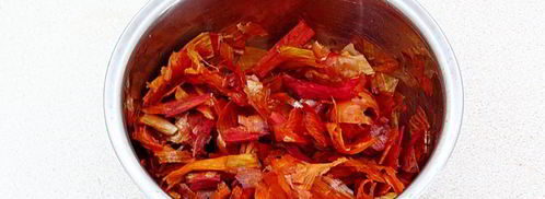 сало в луковой шелухе в мультиварке. Шаг 3