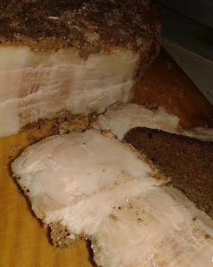 Сало в луковой шелухе