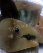 Соленая скумбрия пряного посола с душистым перцем