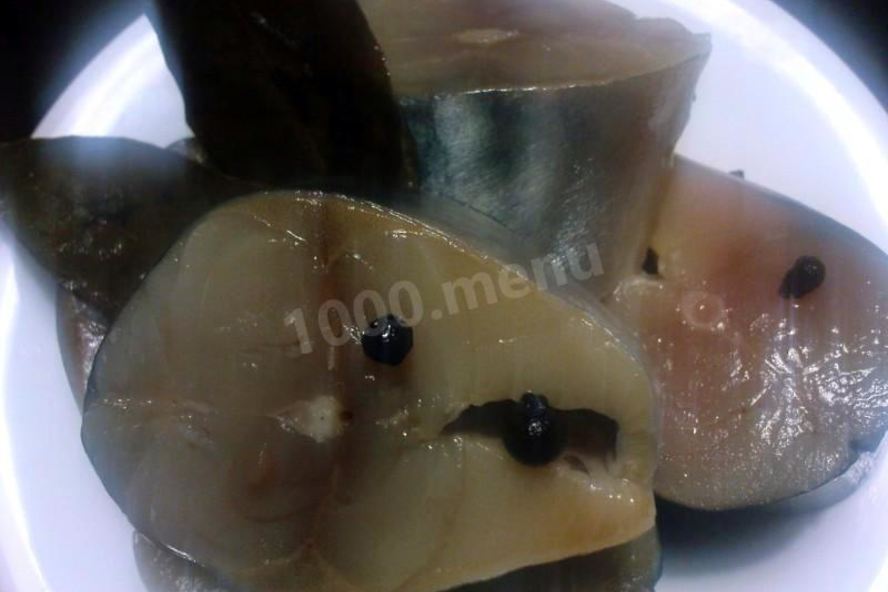 Рецепт соленой скумбрии пряного посола с душистым перцем