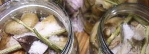 соленые грибы со сметаной. Шаг 3