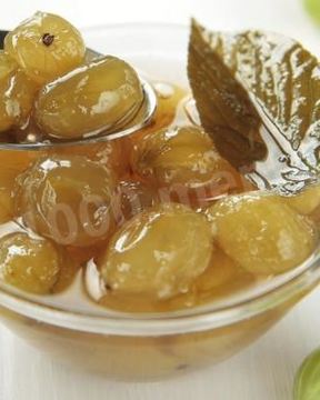 Царское варенье из крыжовника с вишневыми листьями