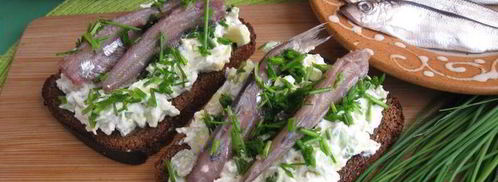 брускетта гуакамоле с килькой на бородинском хлебе. Шаг 6