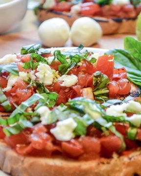 Брускетта капрезе